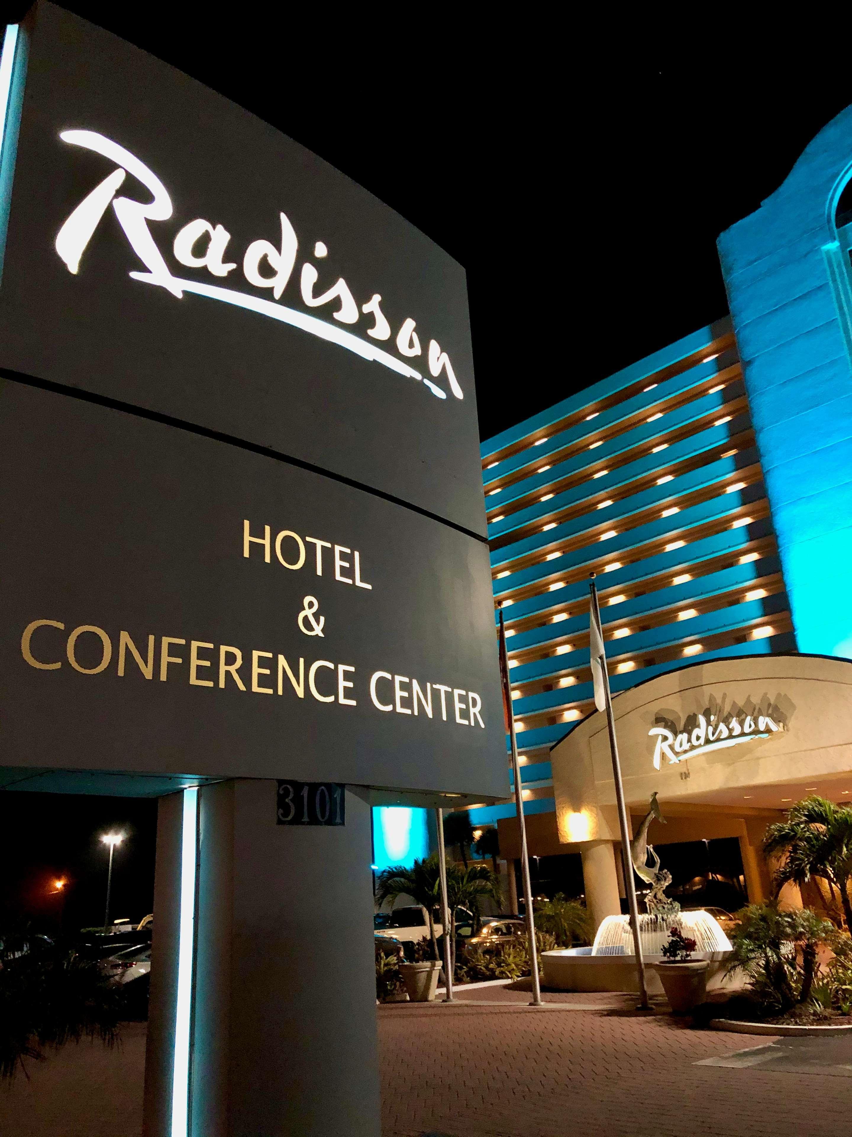 Radisson Suite Hotel Oceanfront Мельбурн Екстер'єр фото