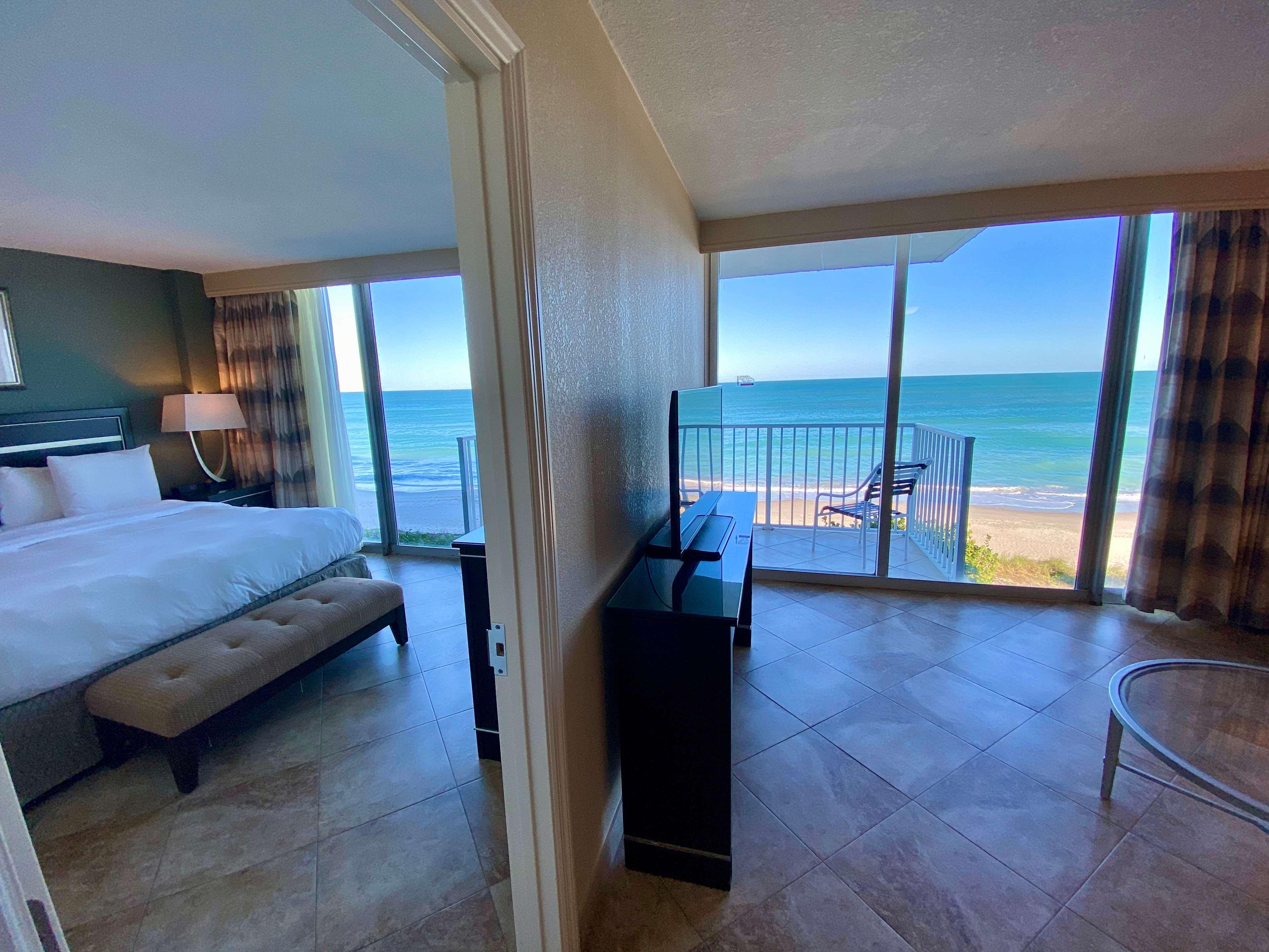 Radisson Suite Hotel Oceanfront Мельбурн Екстер'єр фото