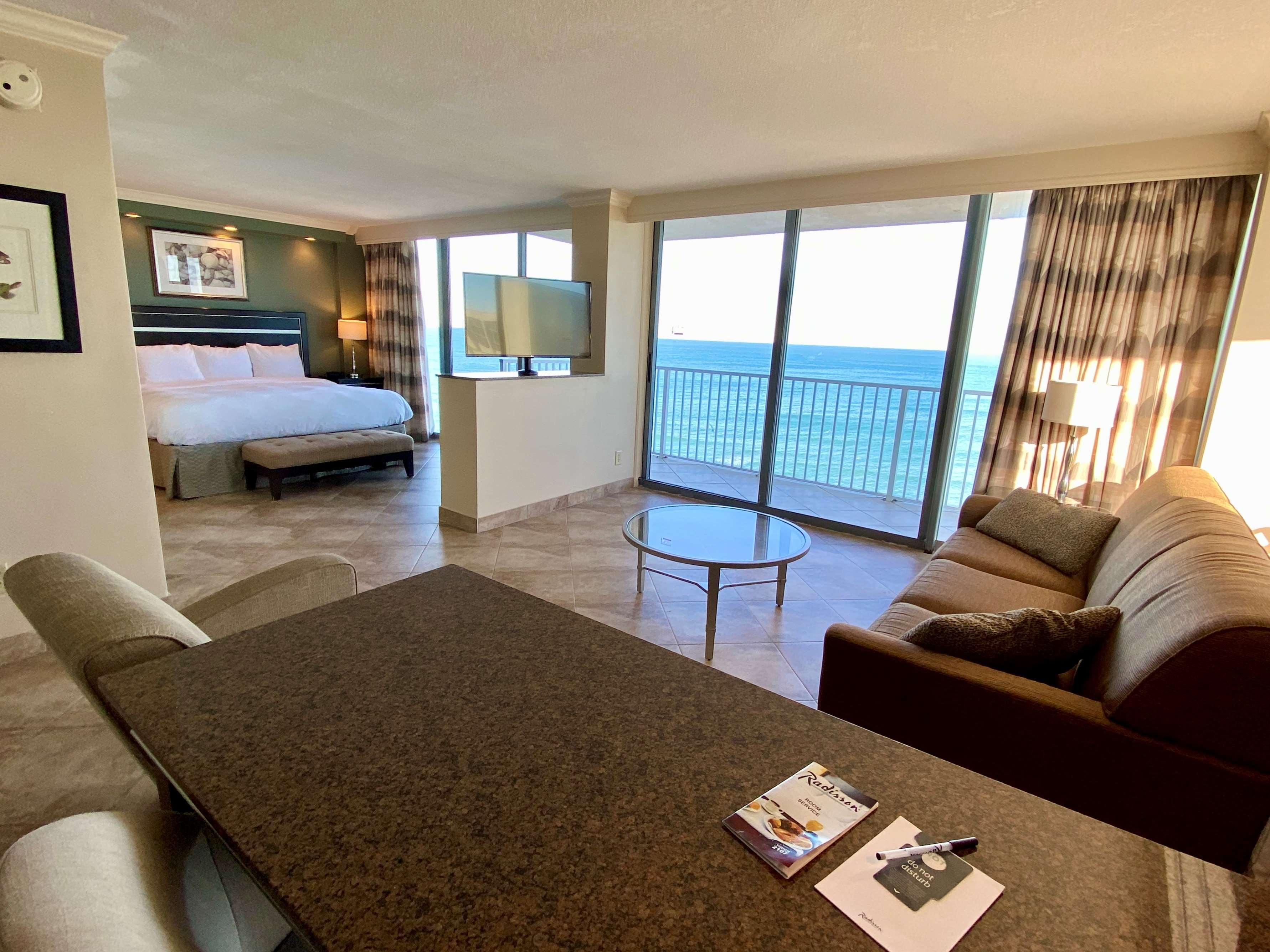 Radisson Suite Hotel Oceanfront Мельбурн Екстер'єр фото