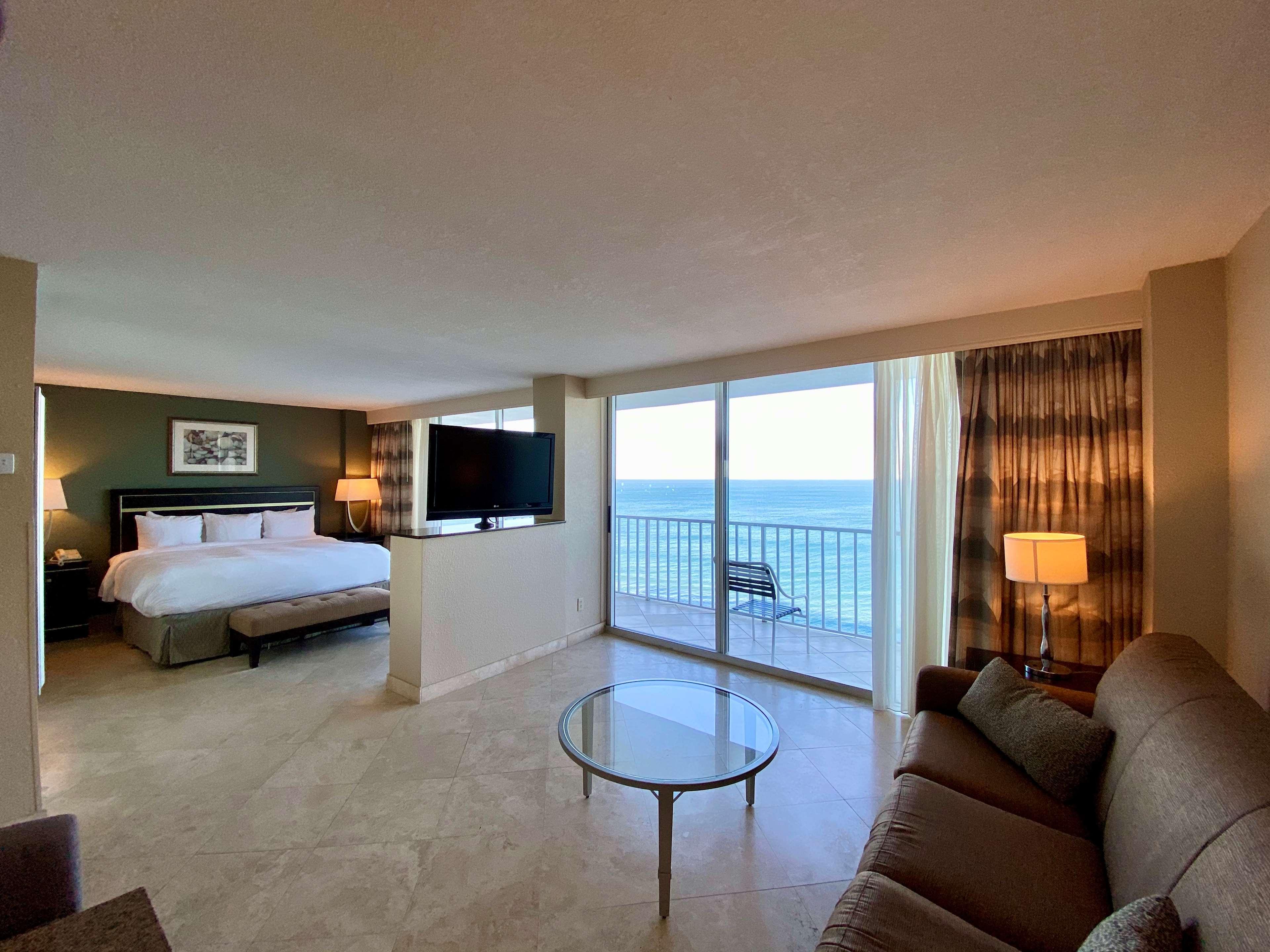 Radisson Suite Hotel Oceanfront Мельбурн Екстер'єр фото